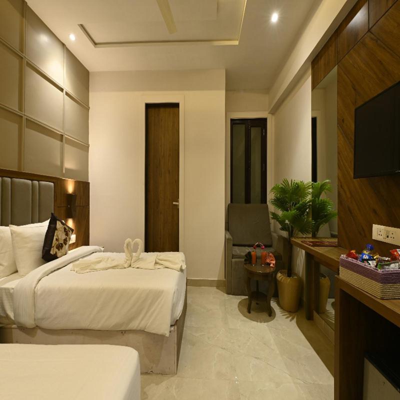 Hotel Avalon Palms Agra Agra  Exterior photo